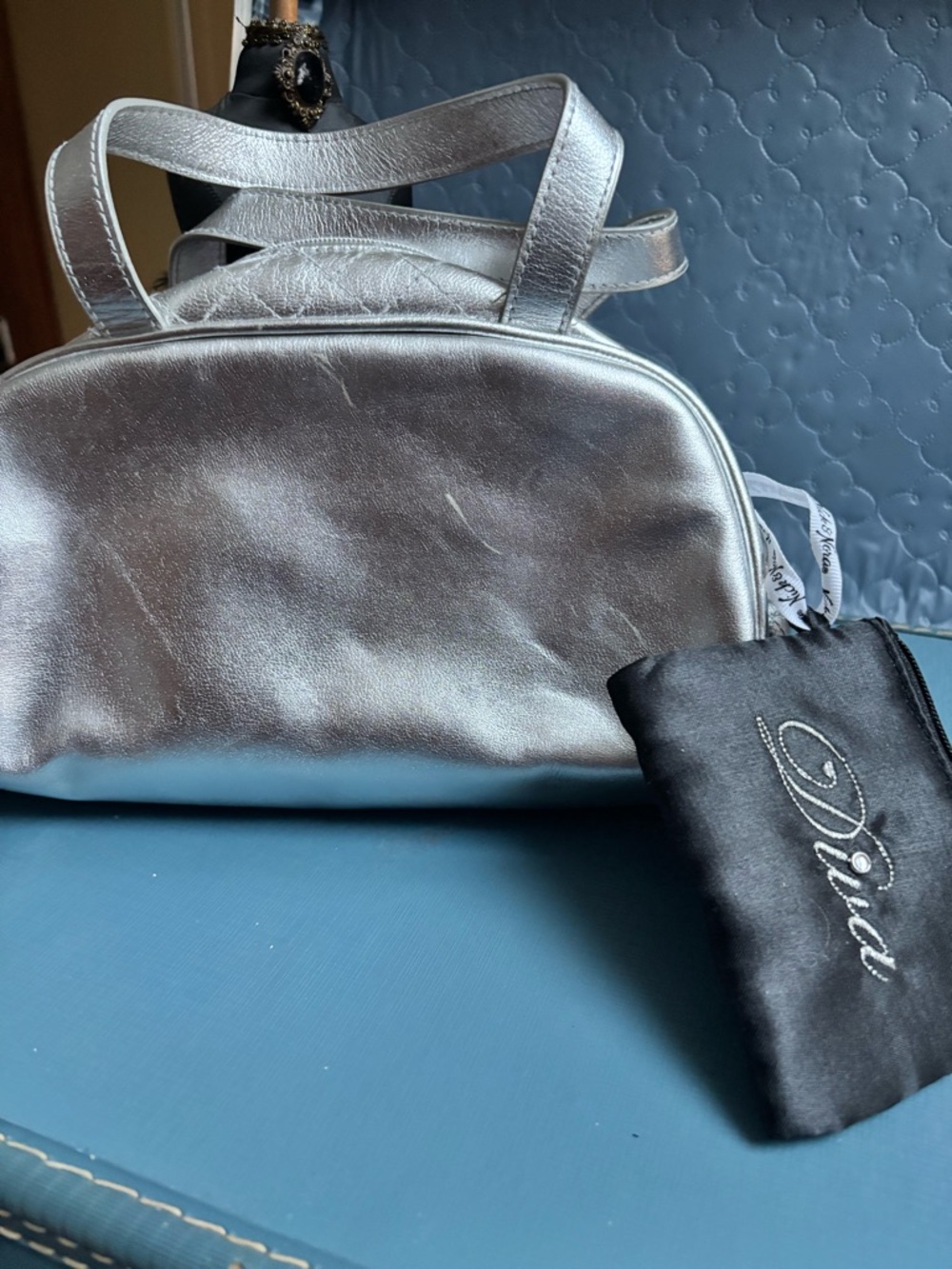 Nick & Nora small Silver bag with Diva coin purse